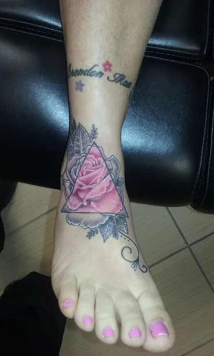 RedHouse Tattoo & Piercing Studio 6