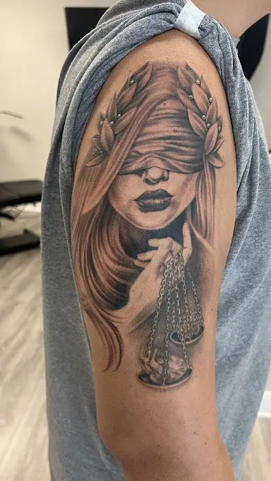 Omnia Tattoo Parlor 5
