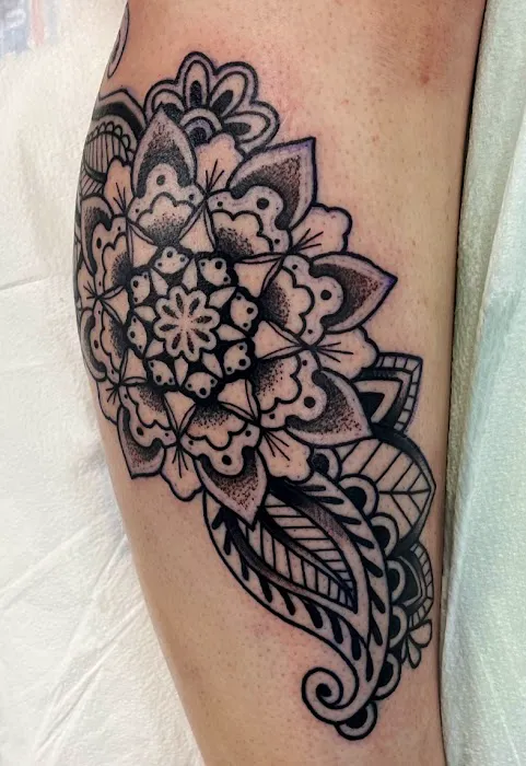 Omnia Tattoo Parlor 8