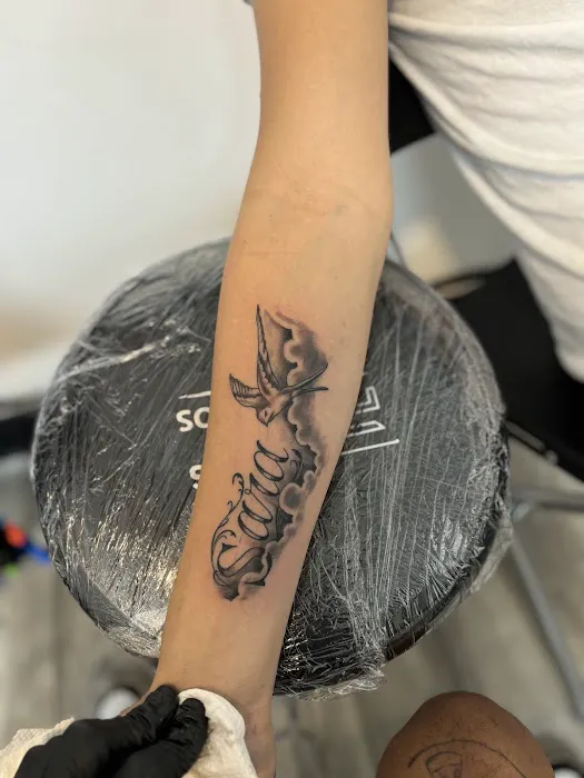 Famous Touch Tattoos 0