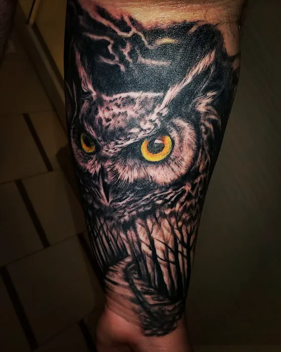 Black Pearl Tattoo Studio & Gallery 8
