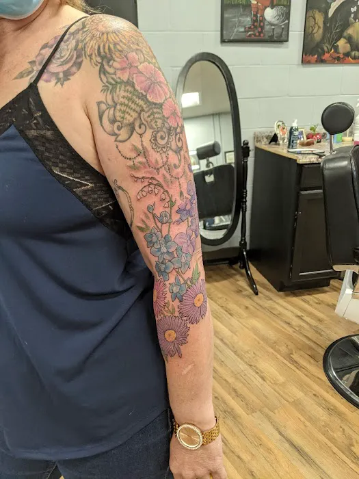 The Darling Grey Tattoo,Gallery & Piercing 0