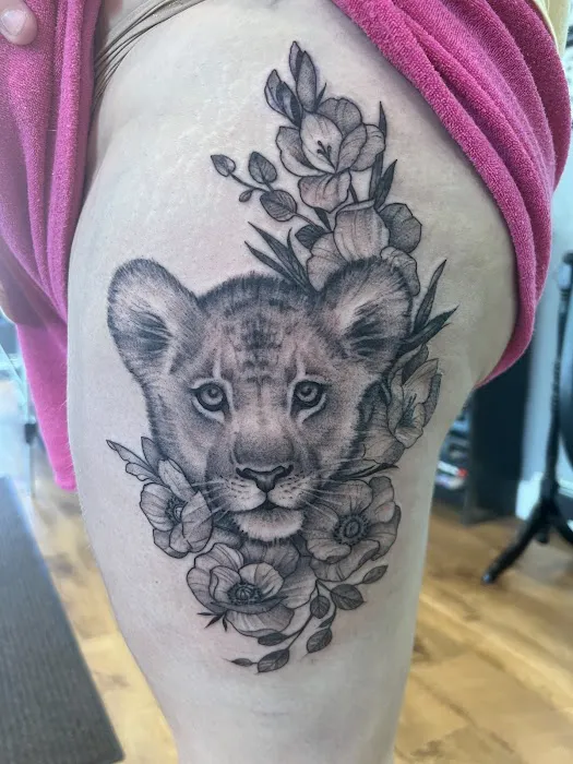 The Darling Grey Tattoo,Gallery & Piercing 3