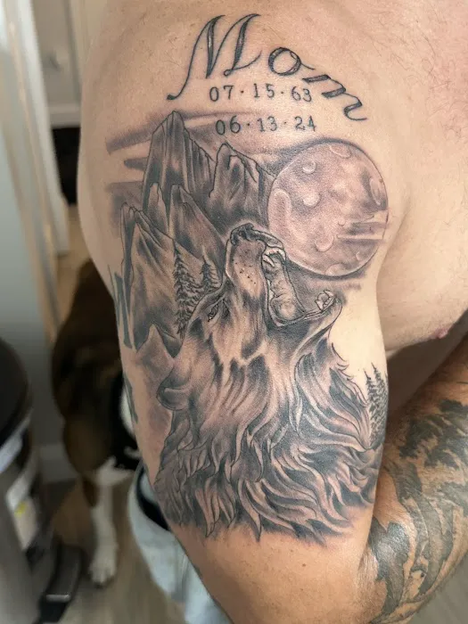 Mad Hatter's Tattoo Studio 3