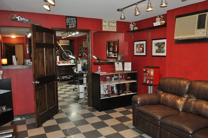Mad Hatter's Tattoo Studio 5