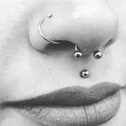 Medusa Body Piercing 9