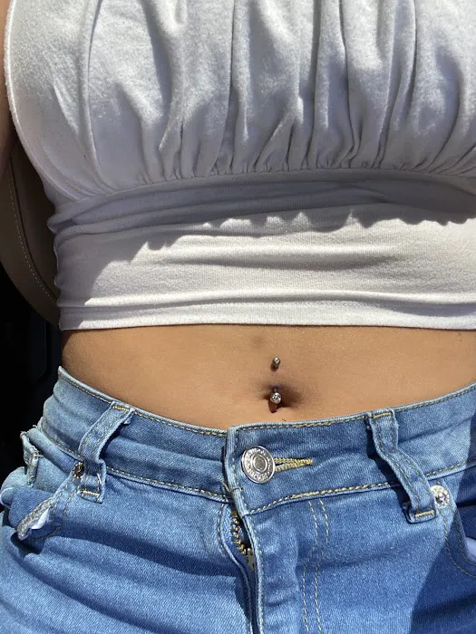 Medusa Body Piercing 6