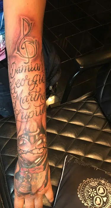 Calaveras tattoo studio 6