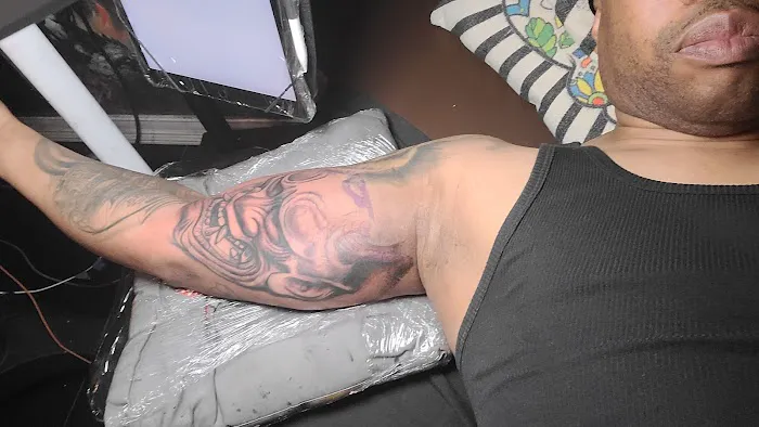 Calaveras tattoo studio 5