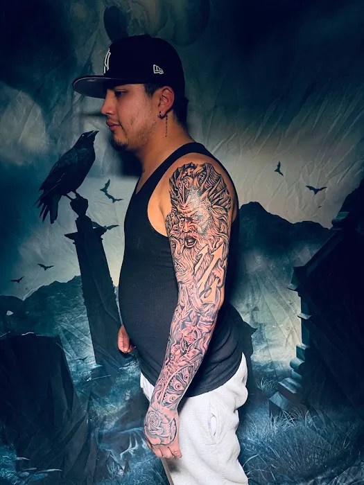 Suicida Ink Tattoo shop 6