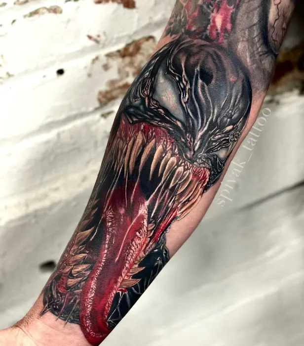 Oak & Iron Salon and Tattoo - First Ward 5