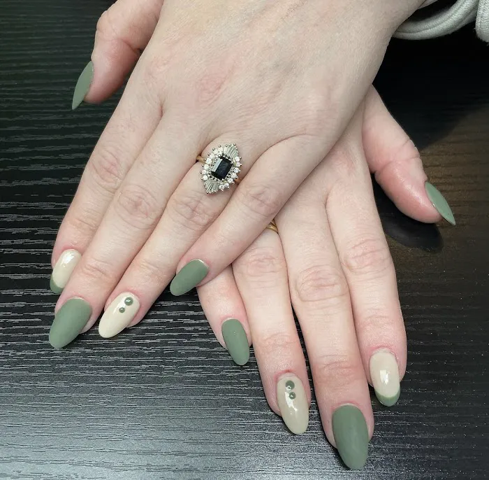 Oak & Iron Salon and Tattoo - Downtown 3