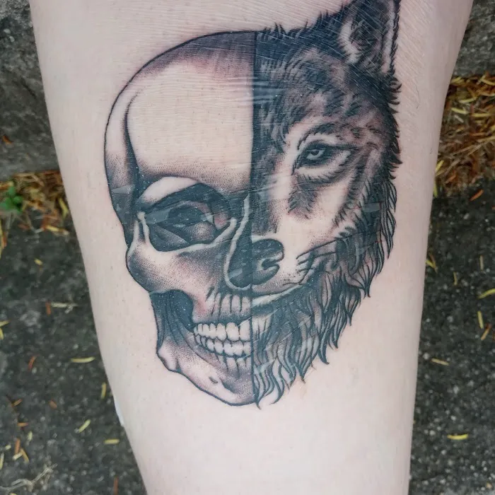 Skull and Rose Tattoo Studio 7