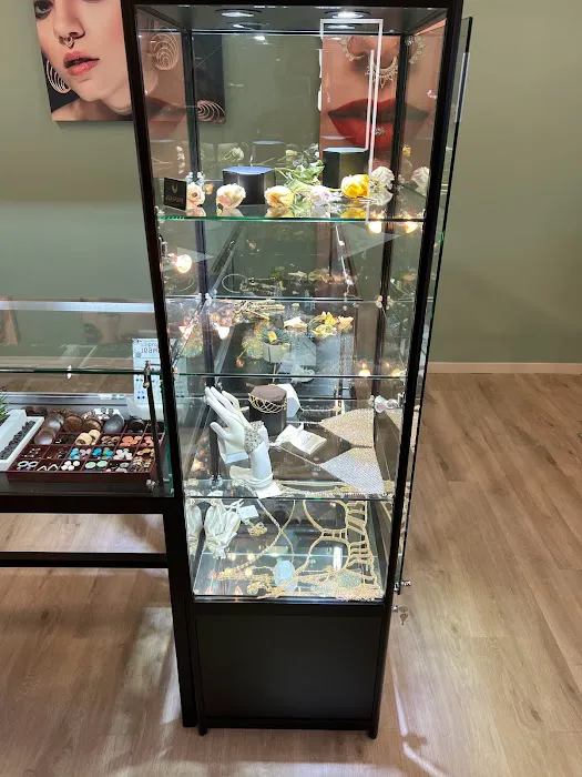Luxe Piercing & Fine Jewelry 3