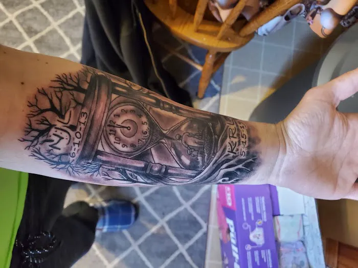 DeShong Tattoo Studio 9