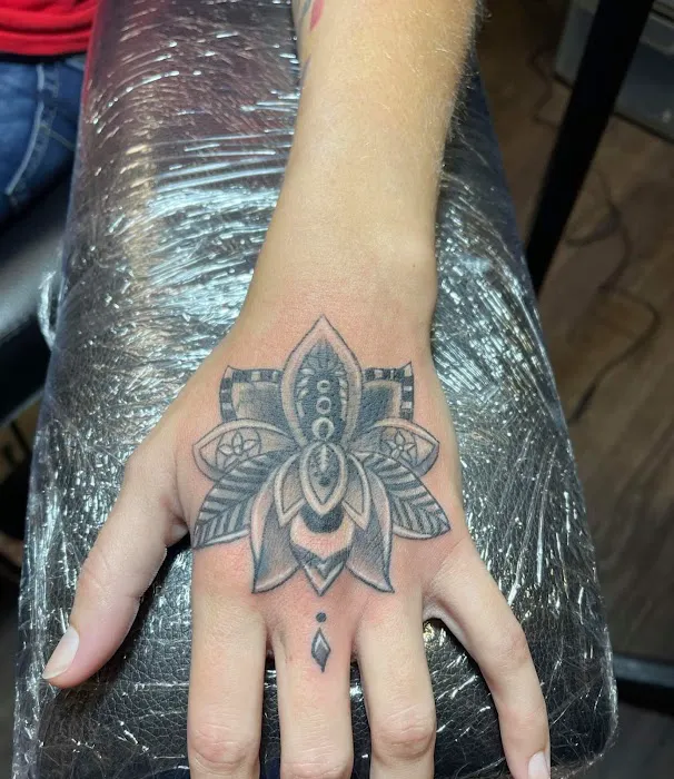 DeShong Tattoo Studio 0