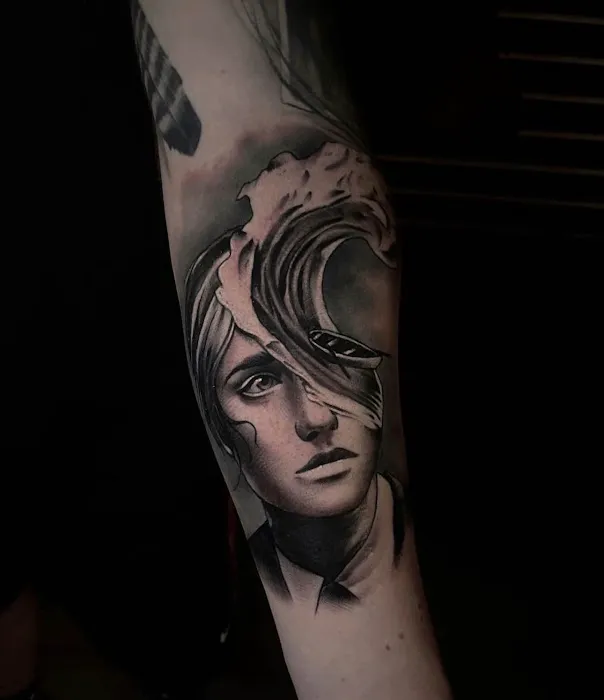 CREate Tattoo Studio 6