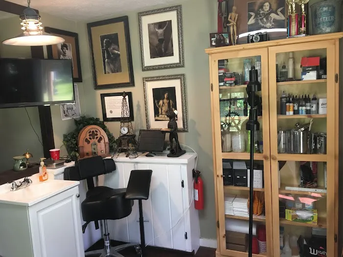 Utopian tattoo and body piercing 1