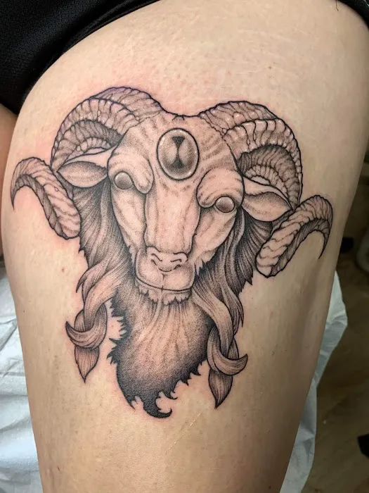 Pure Tattoo Studio 9
