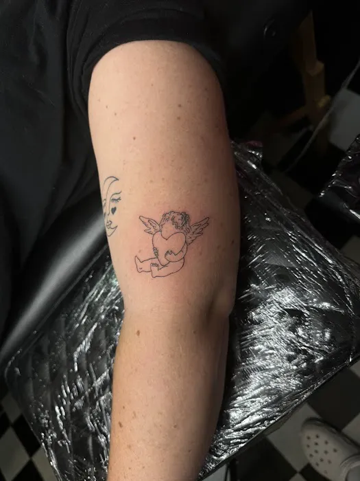 Fine Line Tattoo Studio 7