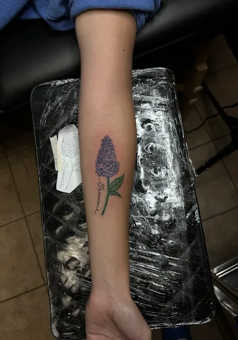 Fine Line Tattoo Studio 2