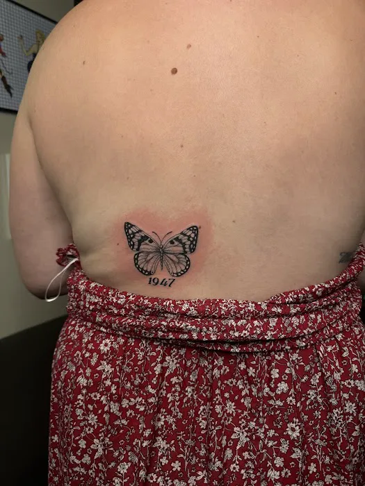 Fine Line Tattoo Studio 5