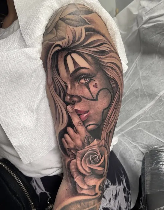 Mackako Tattoo Studio 6