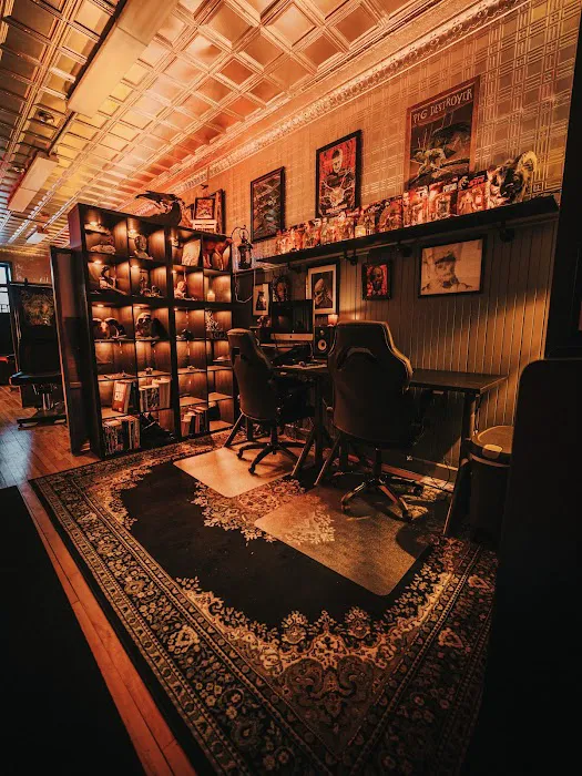 Tomb Gallery & Tattoo 8