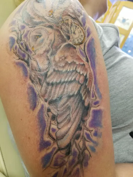 DC Tattoos & Art Studio 2