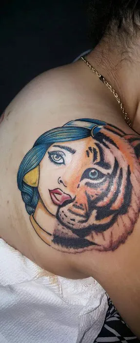 Tha Flatlinerz Allstarz Tattoo & Piercings 3