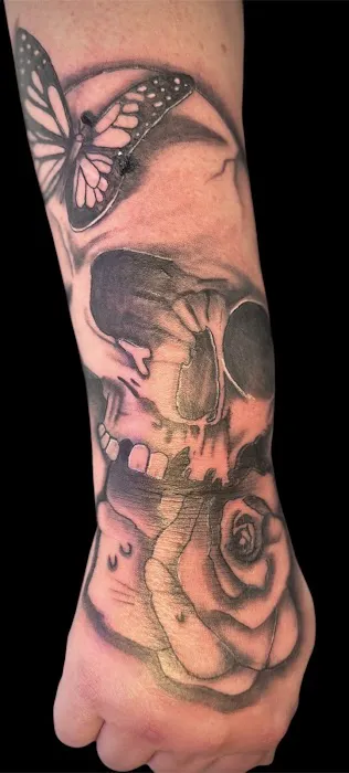 Biggie C’s Tattoo Suite 6