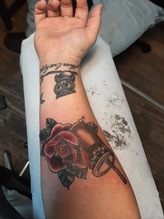 Skin Image Tattoo Studio 0