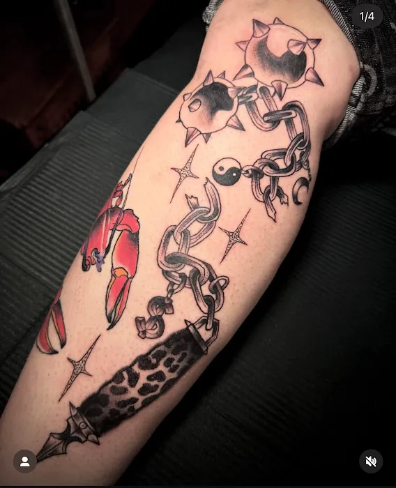 True Gloom Tattoo Studio 2