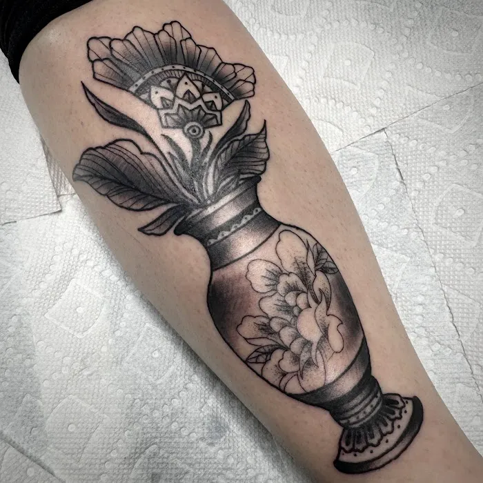 True Gloom Tattoo Studio 9