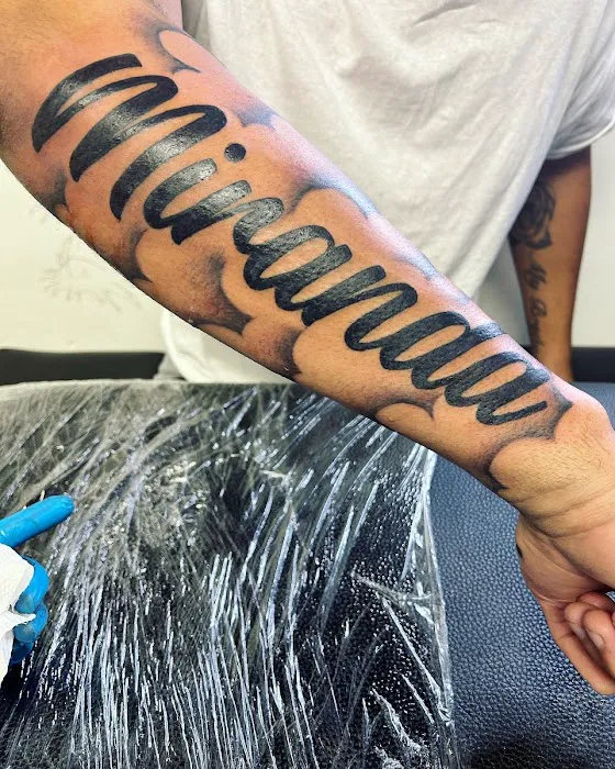 Kas Custom Ink & Co 5