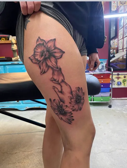 Liars and Thieves Tattoo and Piercing Lounge 1
