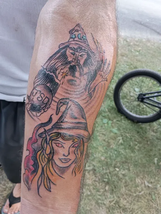 Liars and Thieves Tattoo and Piercing Lounge 2