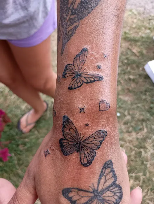 Liars and Thieves Tattoo and Piercing Lounge 7