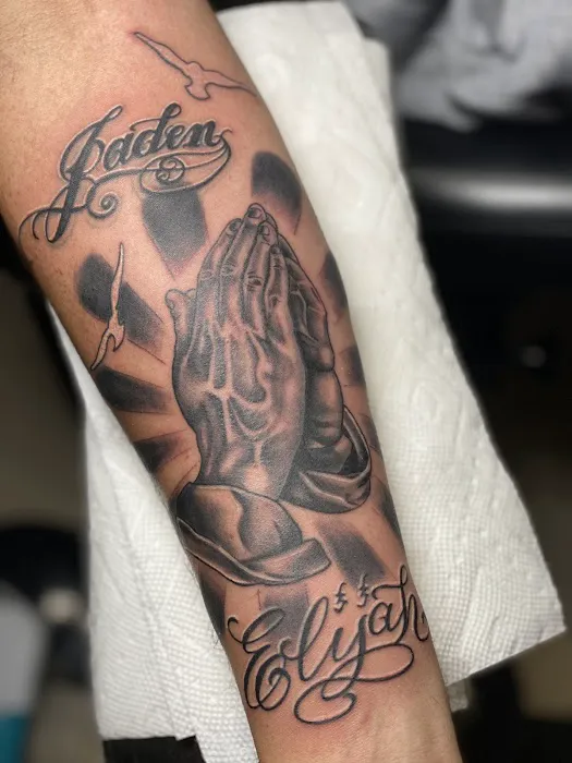 Wishful Inking Tattoos & Piercings 0