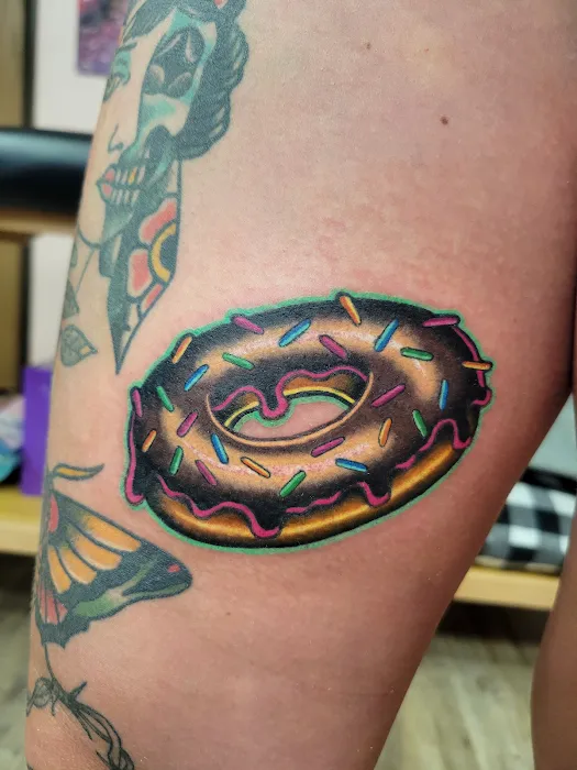Neon Touch Tattoo Studio 4