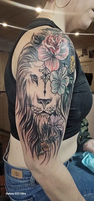 Matthew's Party Tattoo And Body Piercing 2