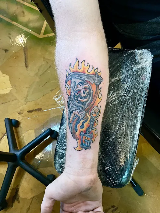 The Emerald Rose Tattoo and Fine Arts 7