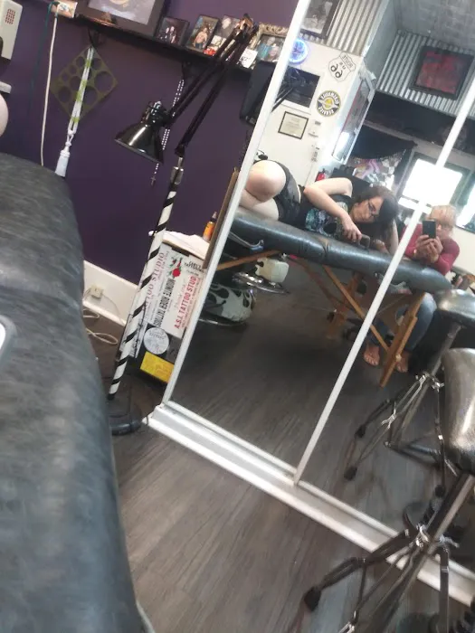 Carl's Tattooing 1