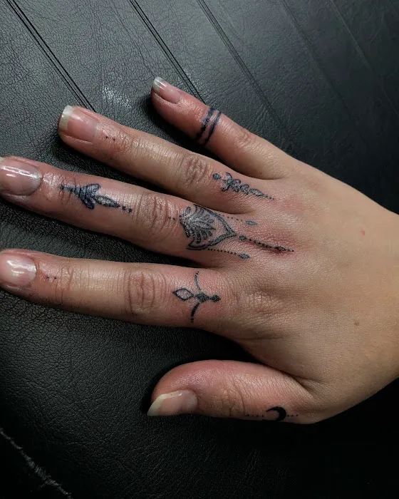 Dark Side Ink Tattoo Studio 5