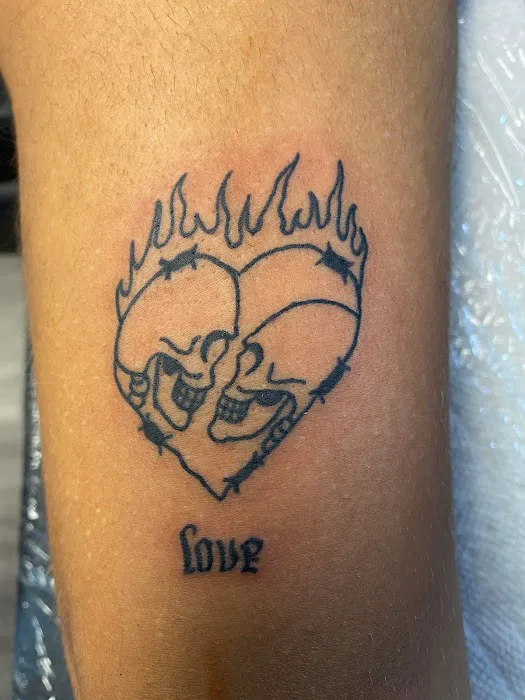Insane Inkz Tattoos & Piercings 0