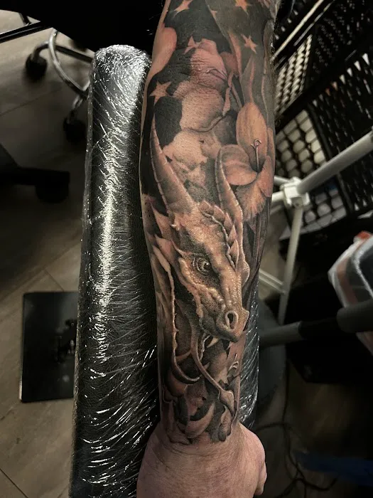 Locke Studios Tattoo and Piercing 7