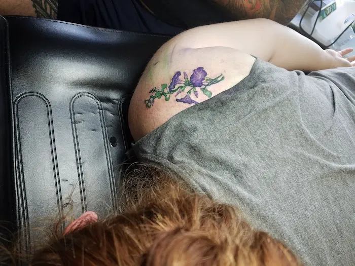 InkSlingrz Professional Tattoos and Body Piercing 7
