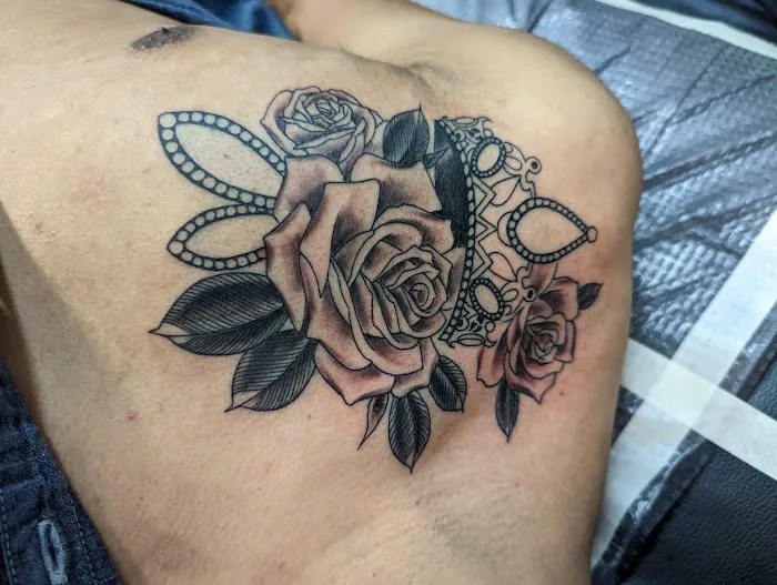 Stained & Adorned tattoos and body piercing 5
