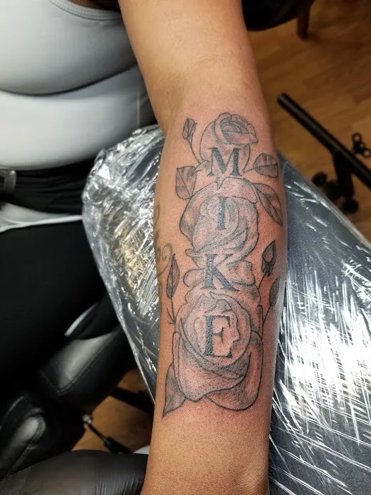 Scotty Rock's Ink Slingers Tattoo Studio 2