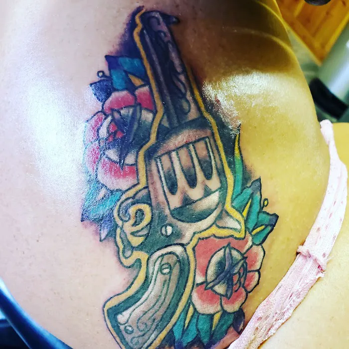 Scotty Rock's Ink Slingers Tattoo Studio 8